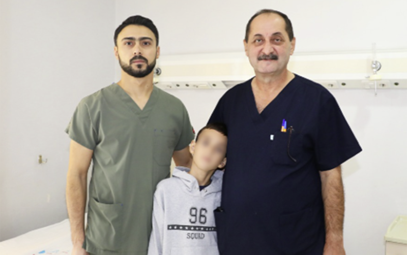 9 yaşlı uşaq batareya və maqnit udub - FOTO